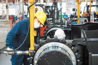 挖掘機變忙釋放積極信號，工程機械行業(yè)迎來復(fù)蘇新機